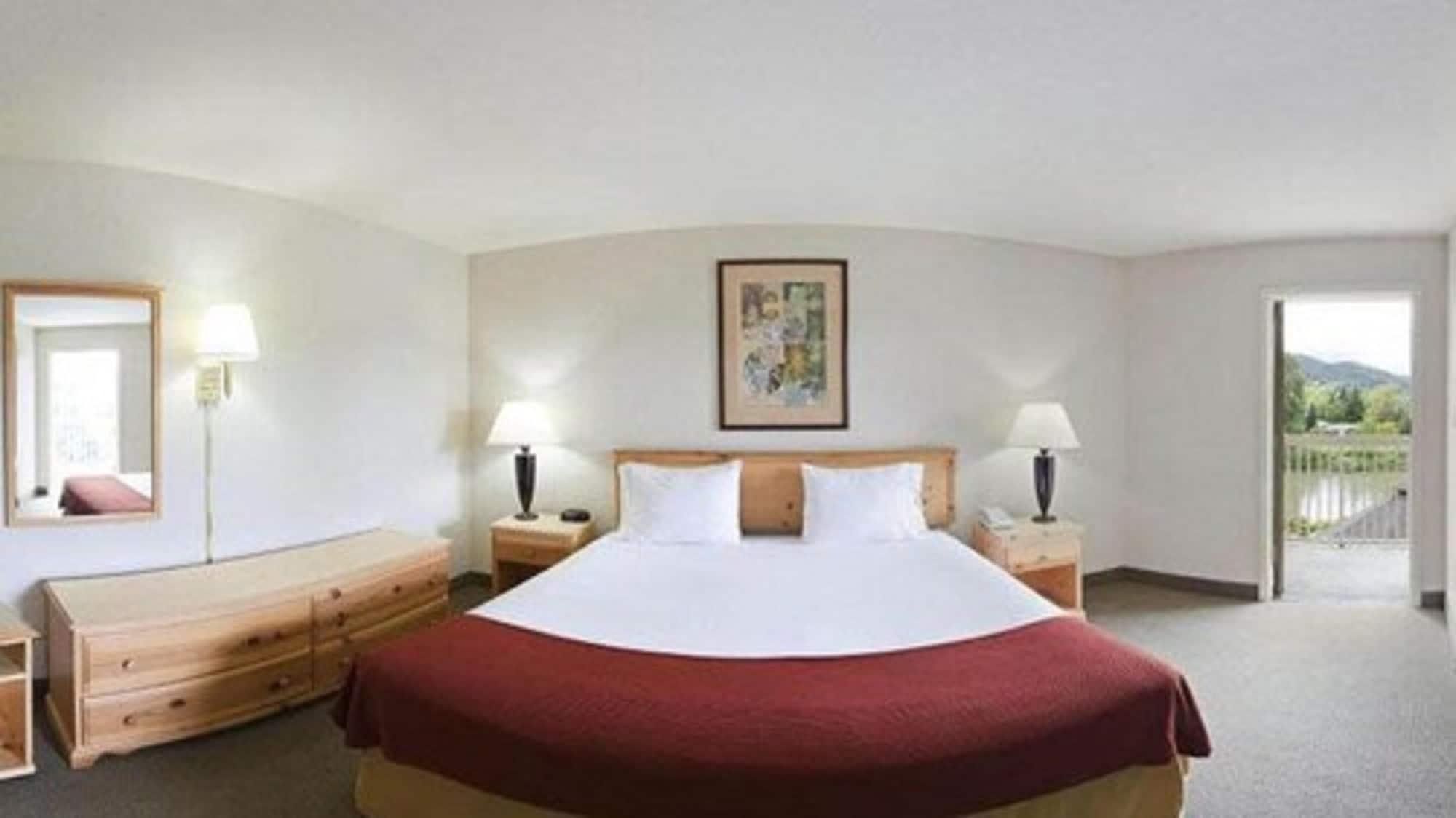 Holiday Inn Express Roseburg, an IHG Hotel Bagian luar foto