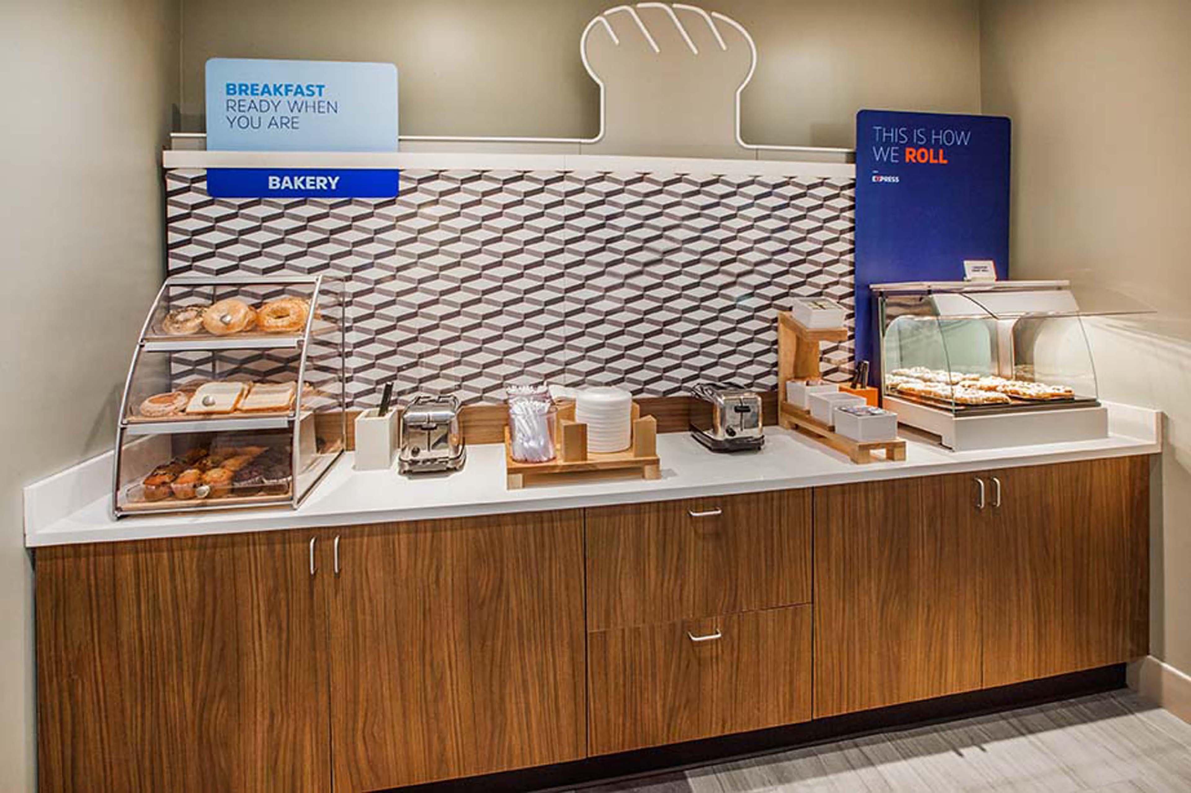 Holiday Inn Express Roseburg, an IHG Hotel Bagian luar foto