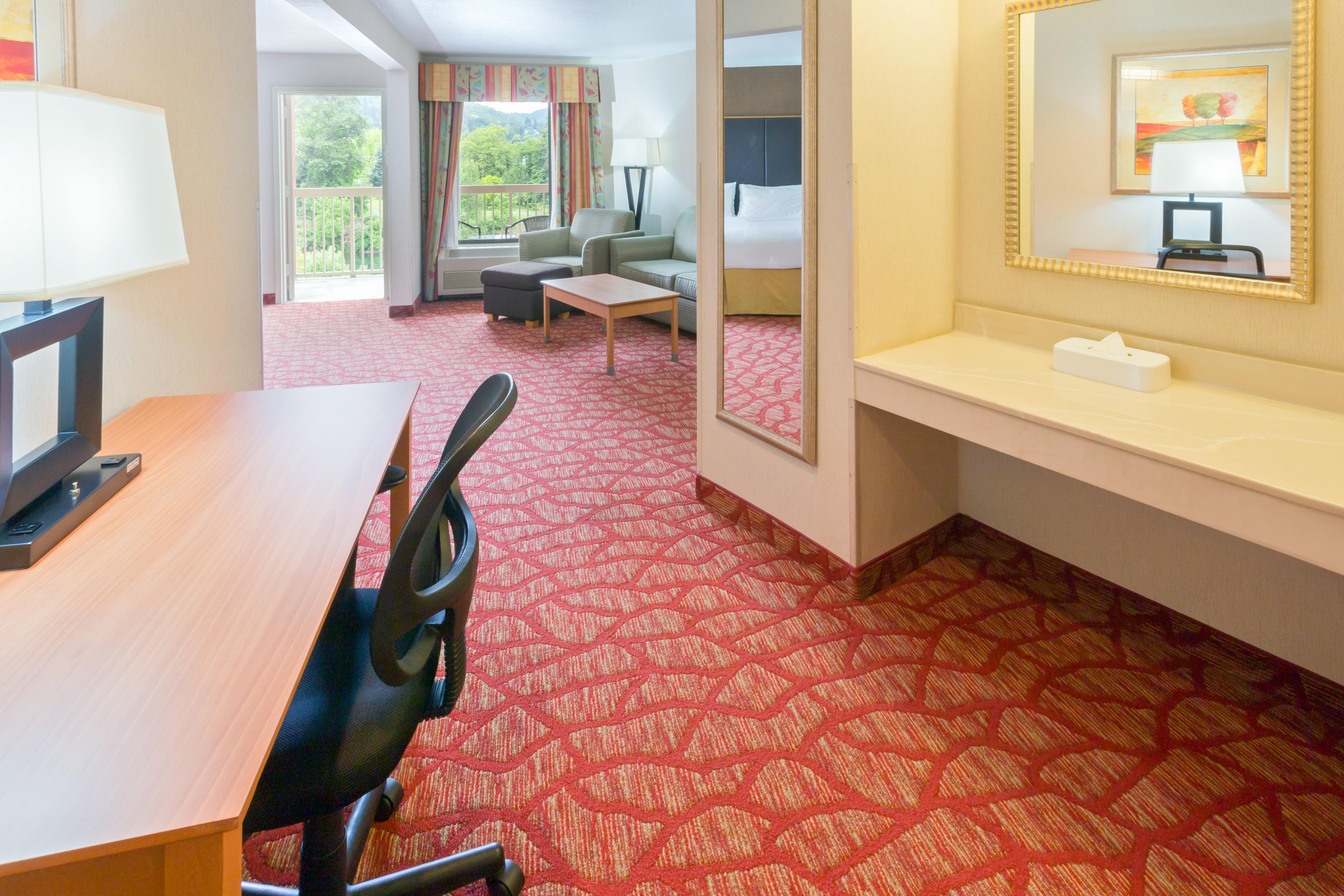 Holiday Inn Express Roseburg, an IHG Hotel Bagian luar foto