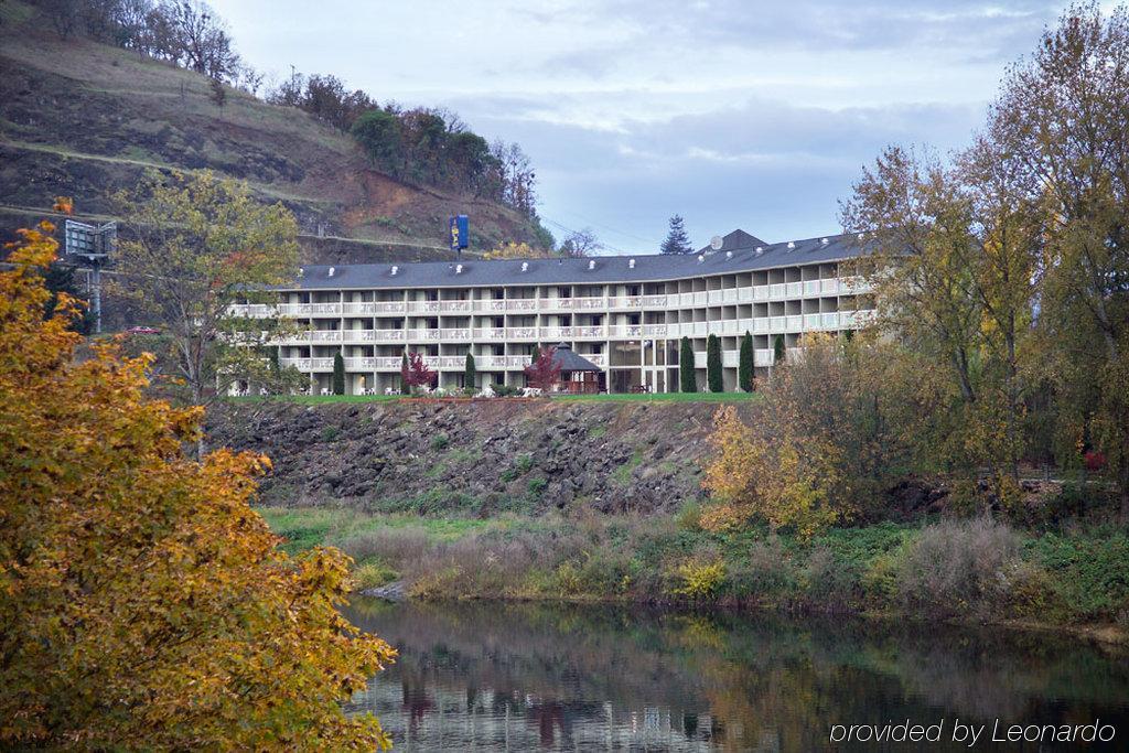 Holiday Inn Express Roseburg, an IHG Hotel Bagian luar foto